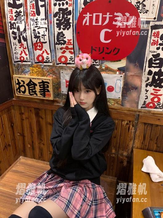 你还在等什么？链接17c吃瓜官网，这可是我的秘密基地，分享精神粮哦！