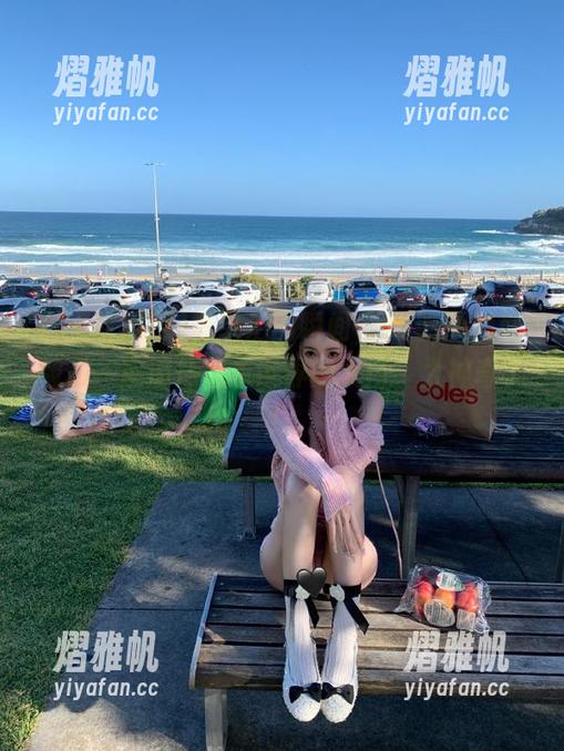 登录后的瞬间，17吃瓜网就像是一扇通往想象世界的大门，太神奇了！