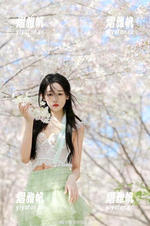 在51在线吃瓜，轻松一戳网址，黑料真相就能一览无余，绝对贴心！
