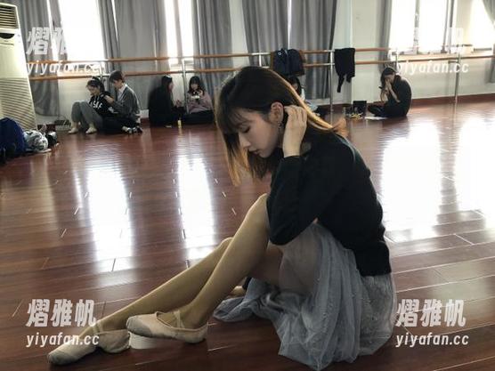 更新！“58吃瓜”最新内幕，明星们的瓜比我家的草还旺！
