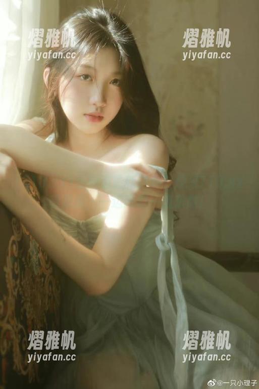 想知道最新八卦？快来718.sx苹果版，一边吃瓜一边乐哟！