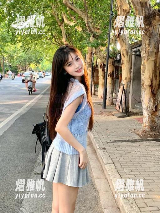 下载998.su，小心和小伙伴讨论瓜时误入邻居家...
