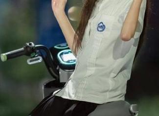 听说“人人吃瓜网”收藏功能特别强大，真是把八卦的力量发挥到极致了，哈哈。