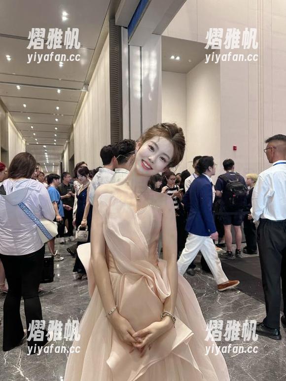 我就想知道“人人吃瓜网”安卓版，究竟能让我的闲饭更丰富吗？