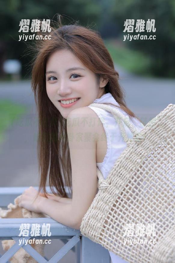吃瓜不打烊 吃瓜不打烊,开启“链接”,咱们的八卦家聚会终于开始啦!