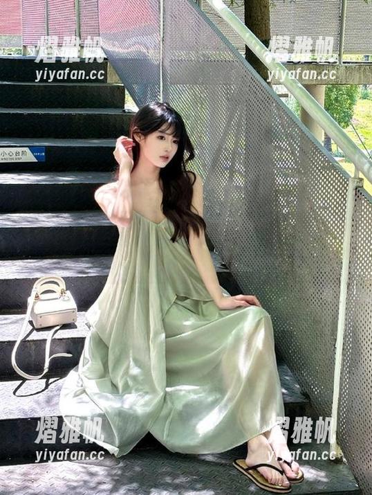 分享军训跳舞视频，吃瓜网收割了一波迷之快乐！