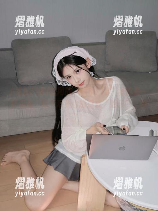 官网的“娱乐718”真的是一针见血，吃个苹果也能搞成“娱乐”，绝了！