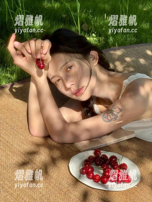 一波劲爆的“明星黑料”分享，坐等你的反应，毕竟人人都爱八卦！
