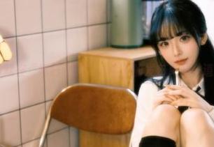 就在“每日黑料”，今天的发布又是一道毒辣小菜！