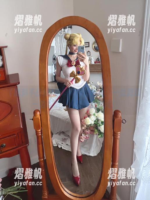 黑料不打烊在线：一边剥瓜一边吃瓜，人生如此悠闲！