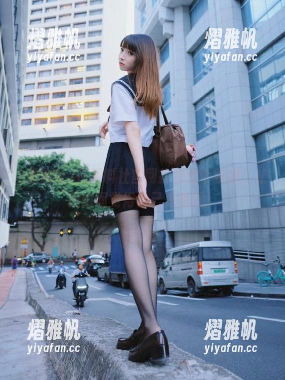 在黑料社官网找到这个视频，让我瞬间觉得自己是侦探！