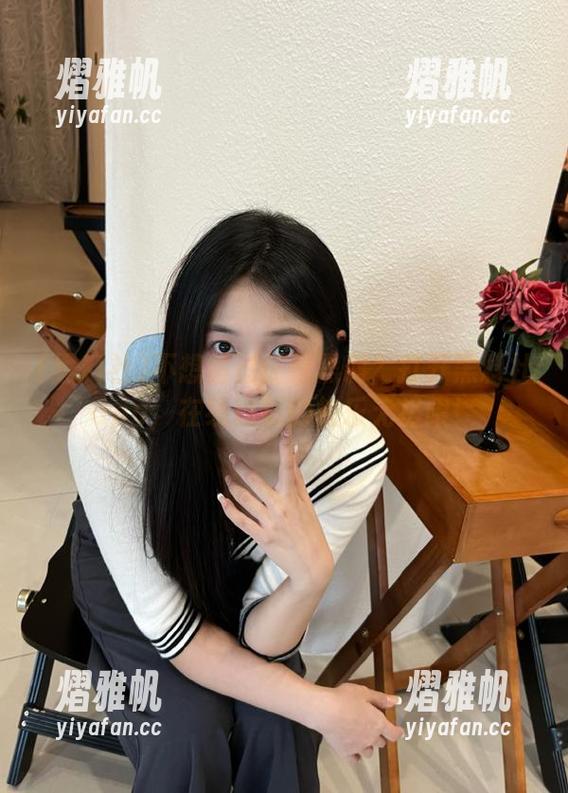 不想错过任何黑料？打开黑料社app，在线追瓜的快乐无极限！
