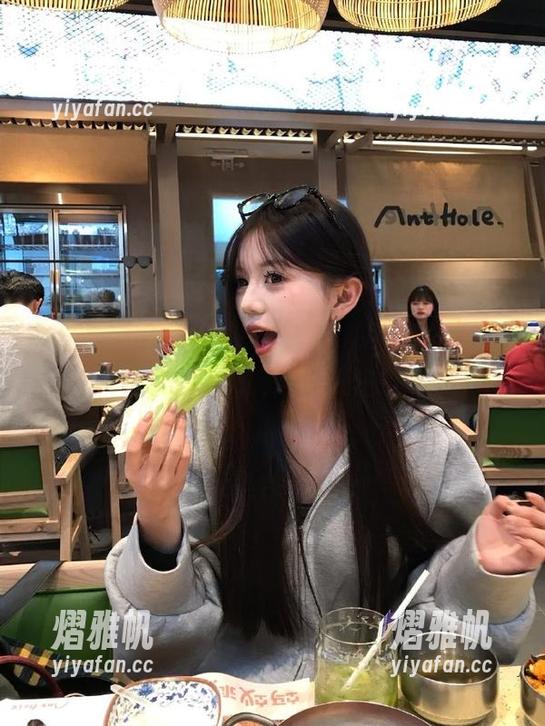 黑料网视频更新，跟着我一起见证瓜友们的追剧人生！