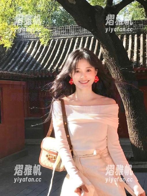 我好奇“黑料网址”里的新视频能不能让我从怀疑人生变成自信满满，这可真是个测试呢！