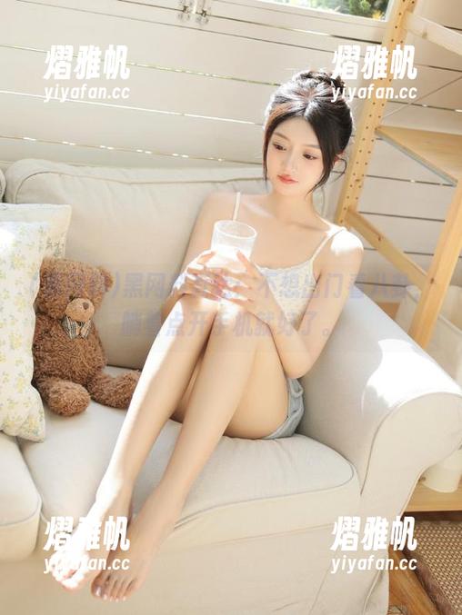 黑网料直达：不想出门看八卦，躺着点开手机就好了。